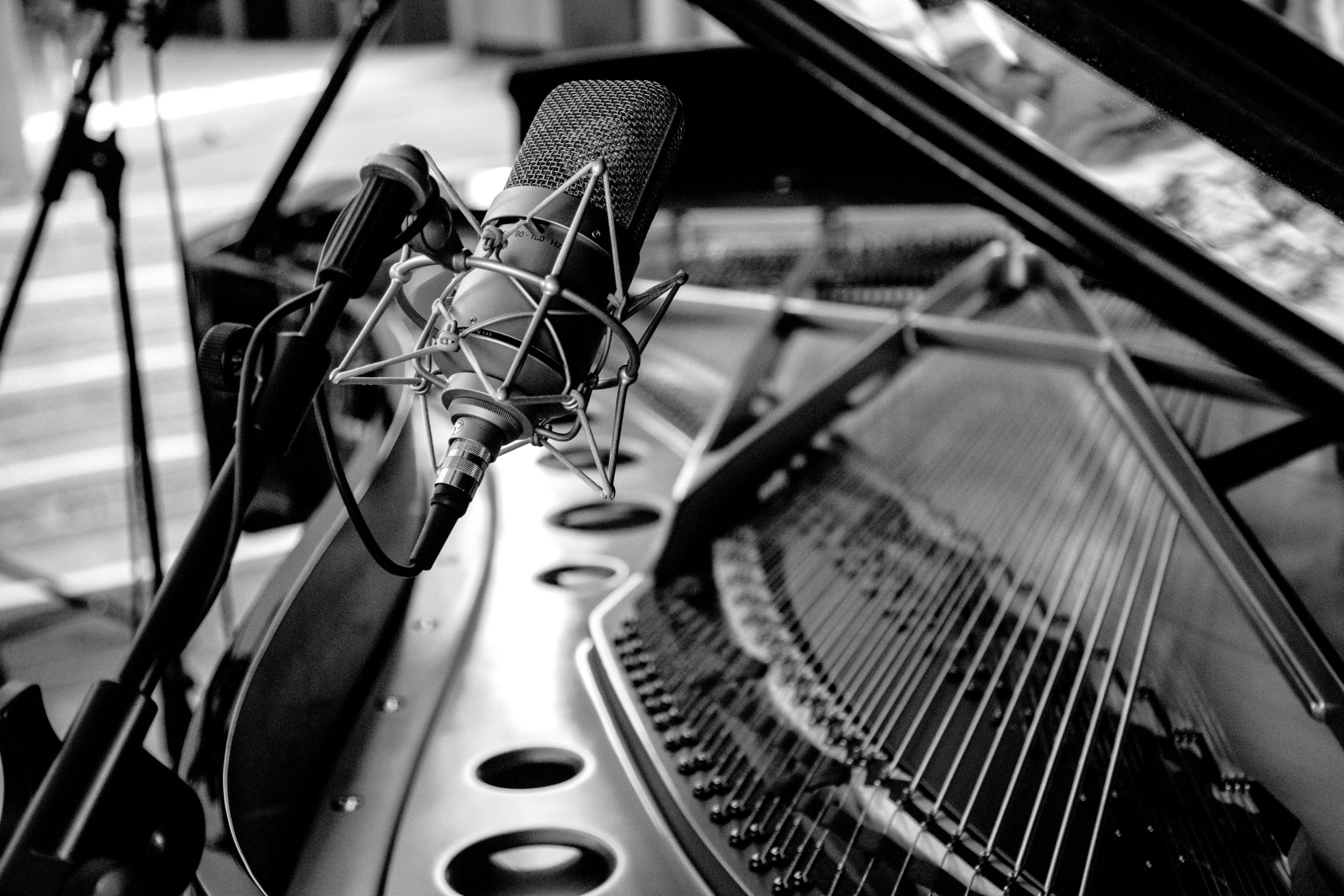 Header image of page : LISTENING ROOM SESSION